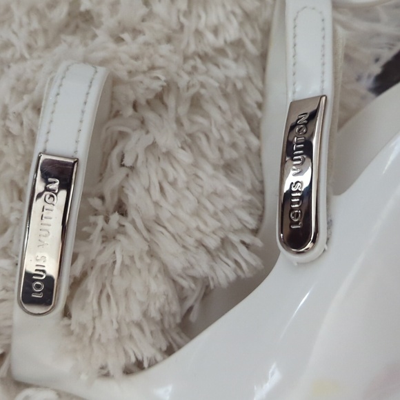 Louis Vuitton Authentic Made in Italy Wedge Sandals - Picture 4 of 17
